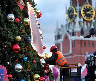 Монтаж больших ёлок в Новокузнецке